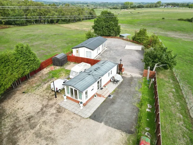 Lyndhurst Road, Landford, SP5, photo 1