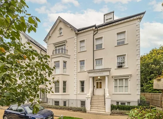 Oak Hill Road, Surbiton, KT6, photo 1