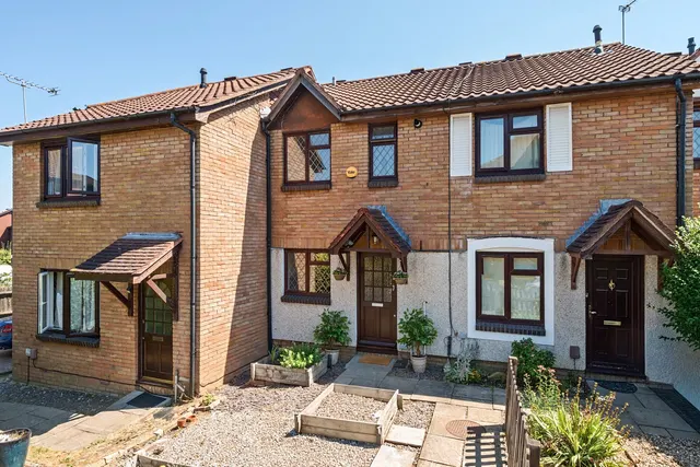 Gables Close, SE12, photo 1
