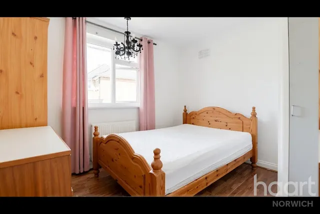 Bland Road, NR5, photo 1