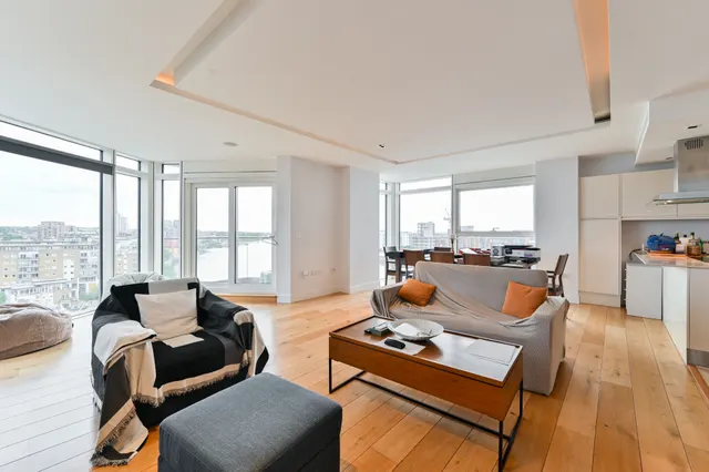 Photo 2 — 30 Ascensis Tower, Juniper Drive, London