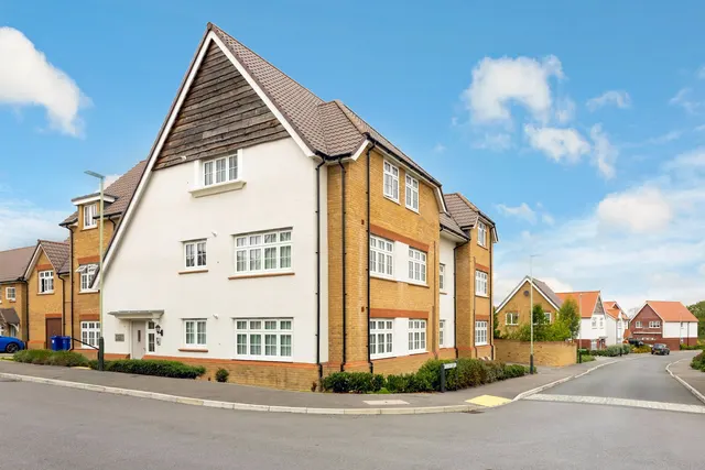 Honeysuckle Avenue, Shurdington, GL53, photo 1
