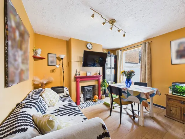 Swindon Road, Cheltenham, GL51, photo 2