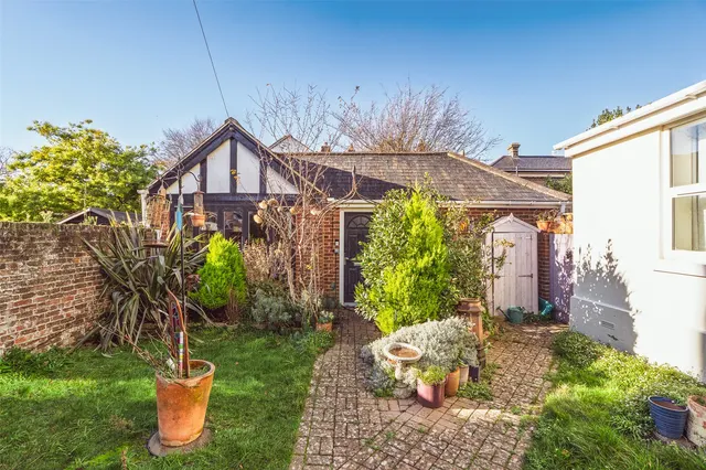 Tennyson Road, Worthing, BN11, photo 1