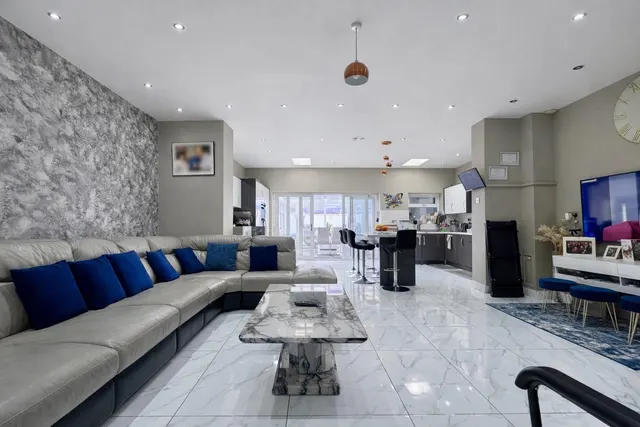 Woodlands Road, Manchester, M8, photo 3