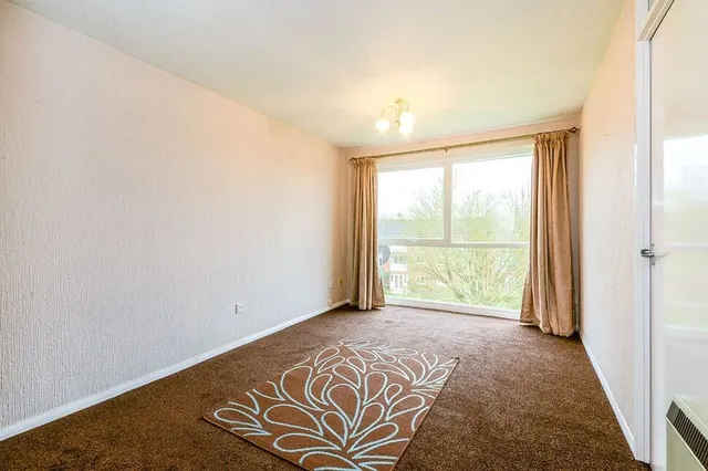Photo 2 — Nightingale Walk, Hemel Hempstead, Hertfordshire, HP2