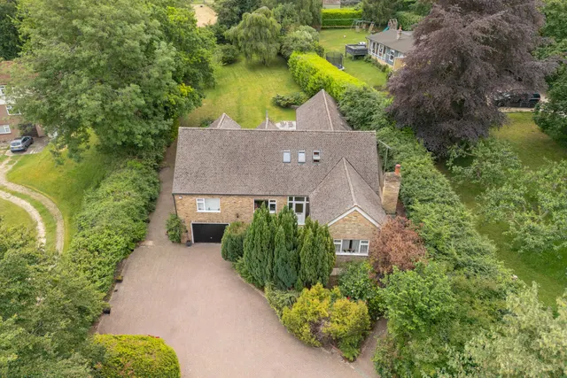 Haw Lane, High Wycombe, HP14, photo 1