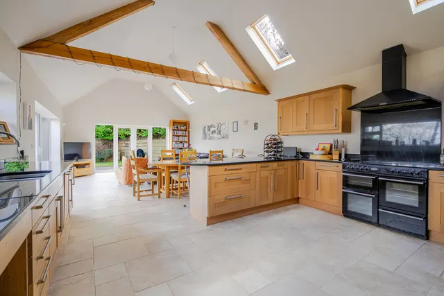 Haw Lane, High Wycombe, HP14, photo 2