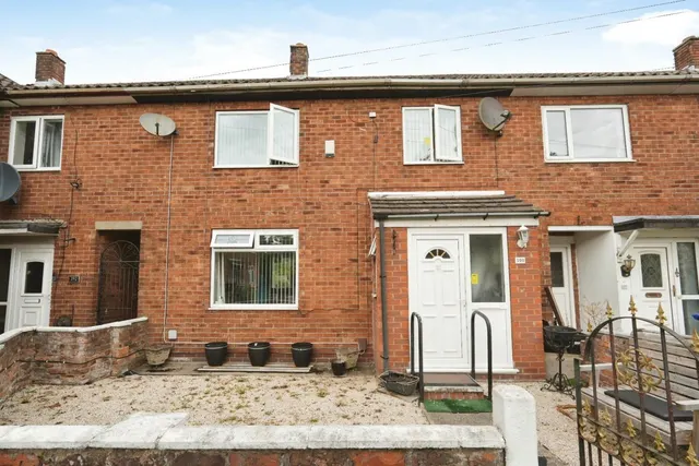 Wythenshawe Road, Manchester, photo 1