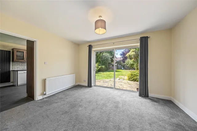 Warwick Close, Hampton, TW12, photo 3