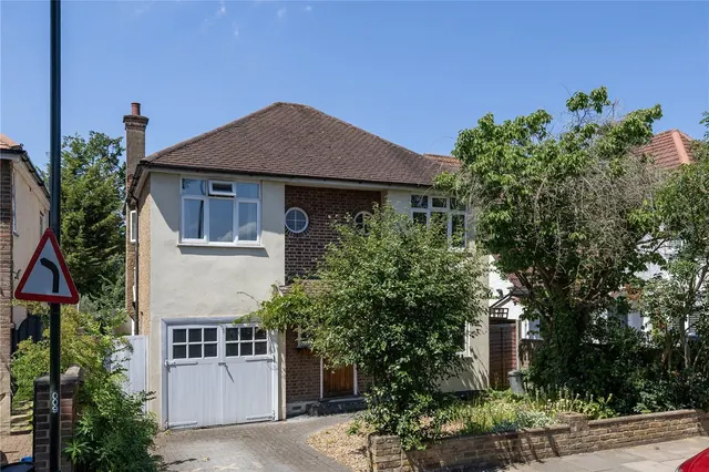 Warwick Close, Hampton, TW12, photo 1