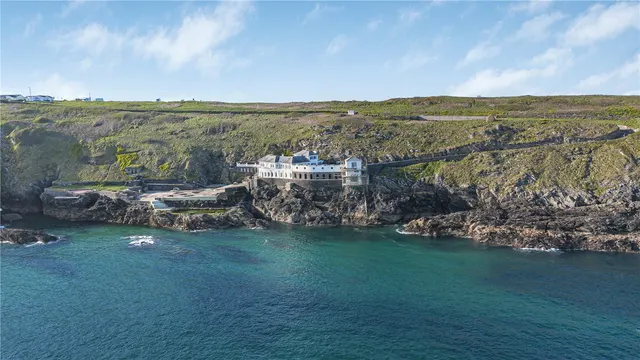 Esplanade Road, Newquay, TR7, photo 3
