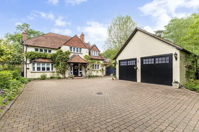 Larch Avenue, Sunningdale, SL5, photo 1