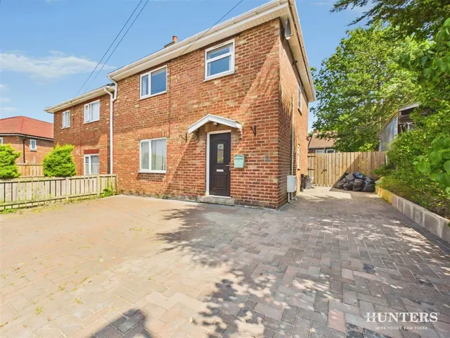 Derby Crescent, Consett, photo 1