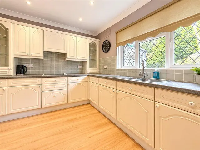 St. Aubyns Gardens, South Orpington, BR6, photo 2