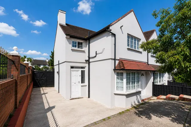 Clifford Avenue, London, SW14, photo 1
