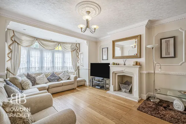 Abbotswood Gardens, Clayhall, IG5, photo 2