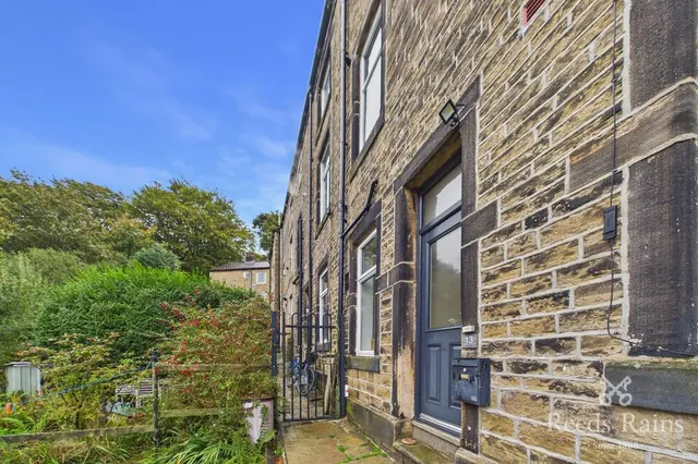 Back Longfield Road, Todmorden, OL14, photo 1