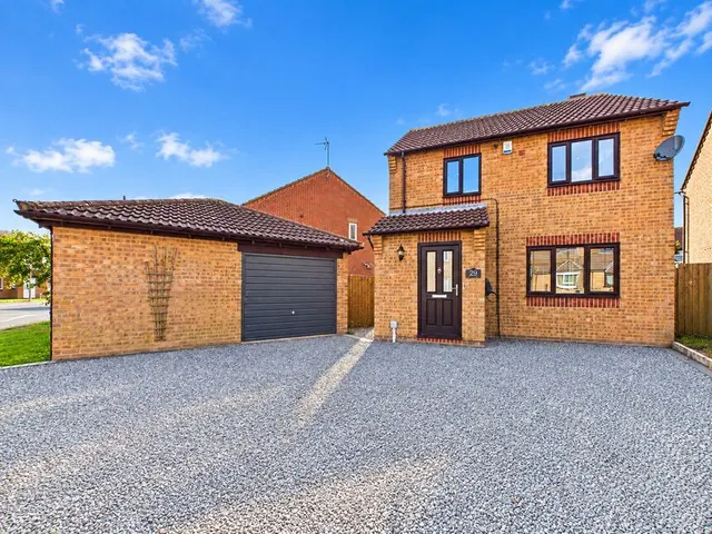 Brandon Way, Kingswood, East Yorkshire, HU7, photo 1