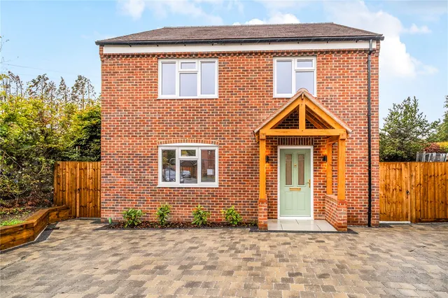 Kingsley Road, Eversley, RG27, photo 1