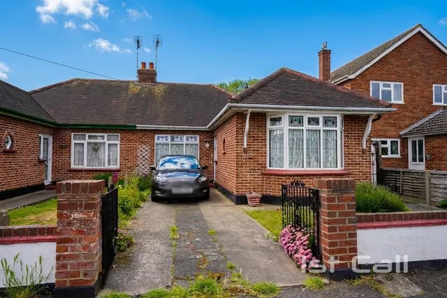 Alexandra Road, Great Wakering, photo 1