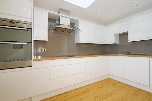 Potter Street, Northwood, HA6, photo 3