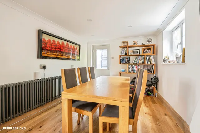 Oveton Way, Leatherhead, KT23, photo 3