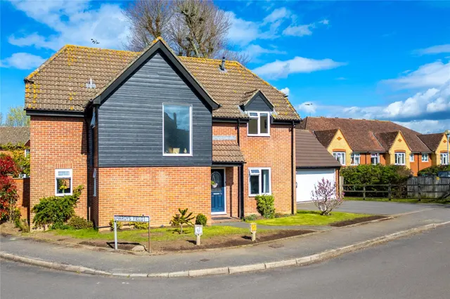 4 bedroom house, Hardys Field, Kingsclere, RG20