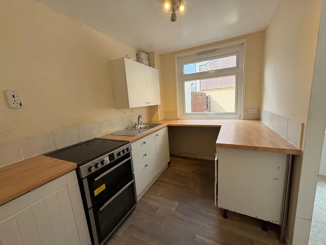 Photo 3 — Ash Lea Drive, Telford, TF2