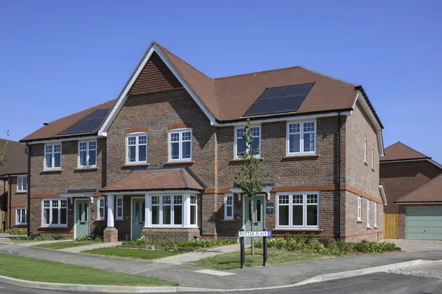 The Orchards, Leighwood Fields, GU6, photo 1