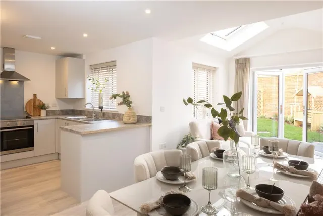 Off Worting Road, Basingstoke, RG23, photo 1