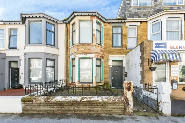 Woodfield Road, Blackpool, FY1, photo 1