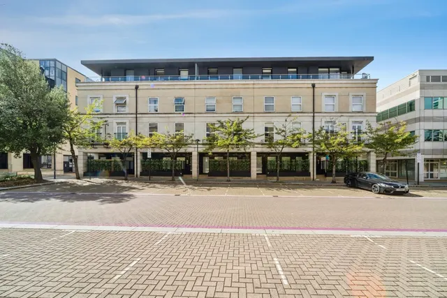 Upper Fourth Street, Milton Keynes, MK9, photo 1