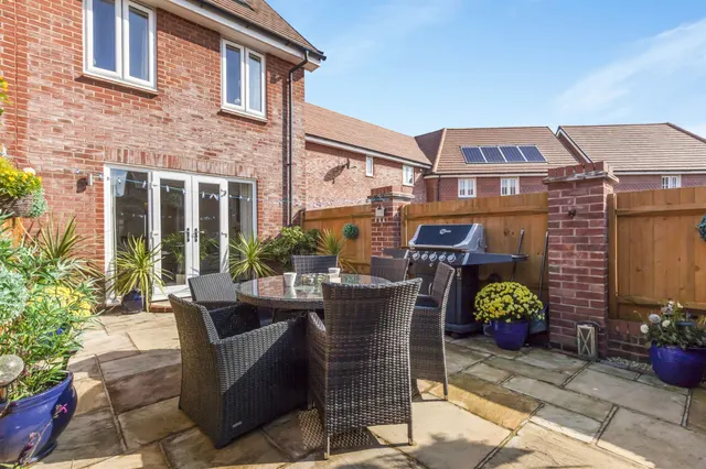 Hedley Way, Hailsham, BN27, photo 1
