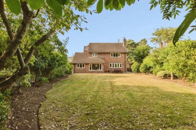 Photo 3 — Sandiway Close, Sandiway, Northwich