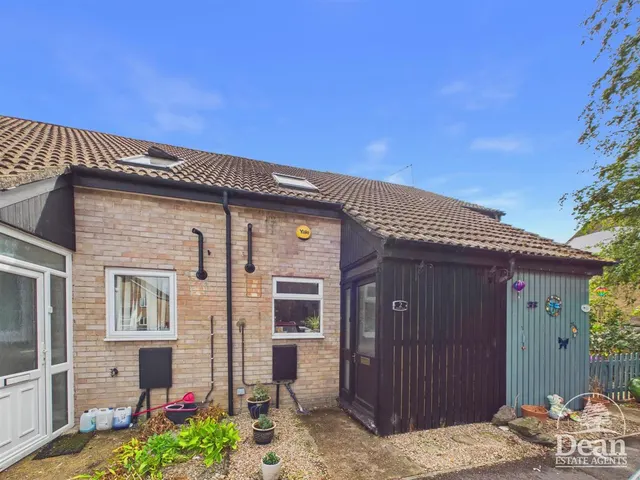 Darters Close, Lydney, photo 1