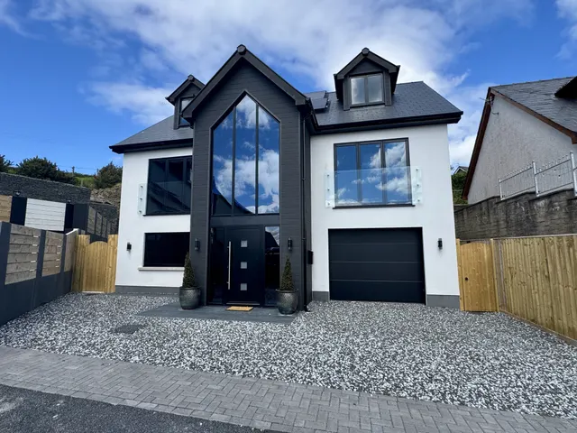 Croesyceiliog, Carmarthen, SA32, photo 1