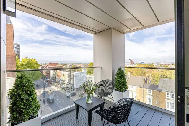 Upper Richmond Road, Putney, SW15, photo 1