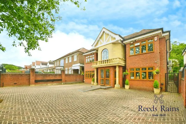 Tomswood Road, Chigwell, Essex, IG7, photo 1