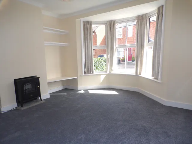 Lyndhurst, SO43, photo 3