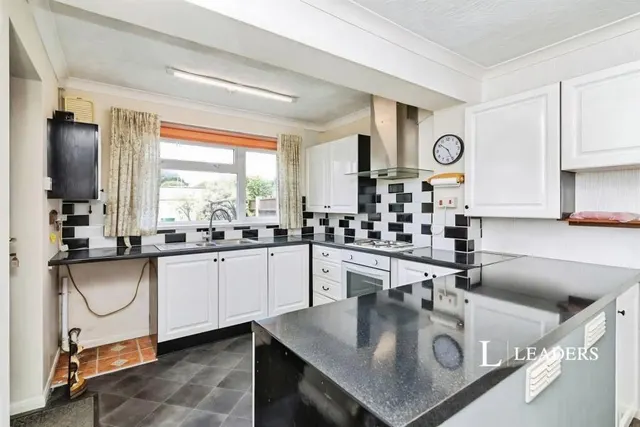 Pound Farm Drive, Lowestoft, NR32, photo 2