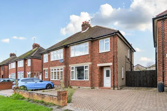 Iver Lane, Uxbridge