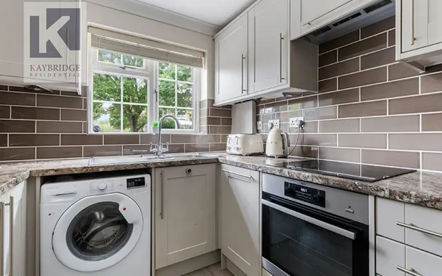 Photo 3 — Chelsea Close, Worcester Park, KT4