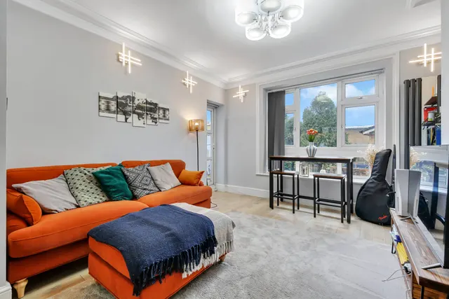 Photo 3 — 19 Beecholme Estate, Prout Road, London, E5 9NR
