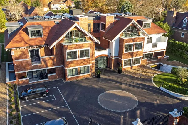 Photo 3 — Wellington Court, 66 Penn Road, Beaconsfield, Buckinghamshire, HP9 2LS