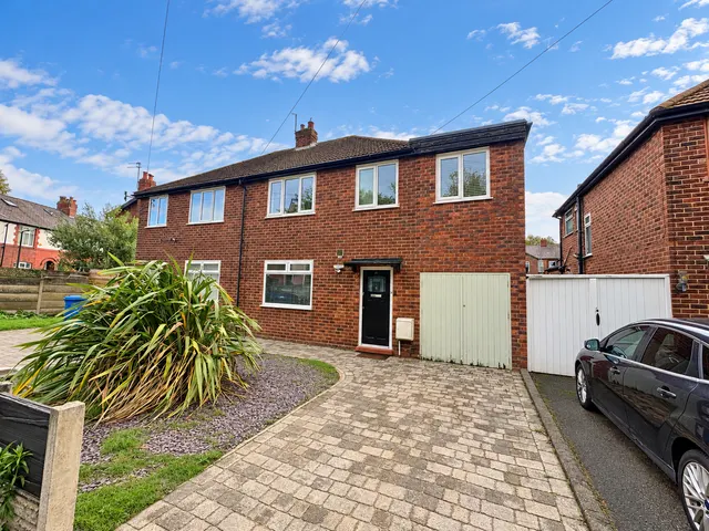3 bedroom house, Lynwood Grove, Sale, M33