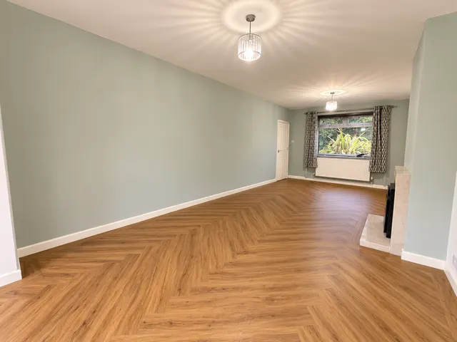 Lynwood Grove, Sale, M33, photo 3