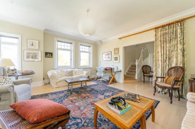 Eton Avenue, London, NW3, photo 1
