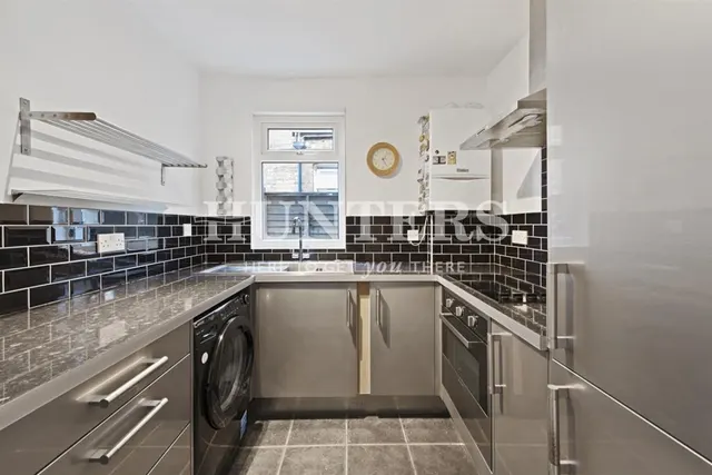 Squires Lane, Finchley, N3, photo 3
