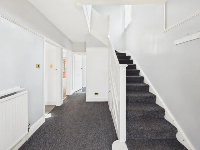 Photo 3 — Hykeham Road, North Hykeham